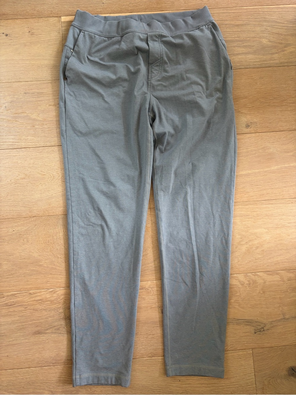 Vuori Coronado pants light heather sage green athlesiure - size large
